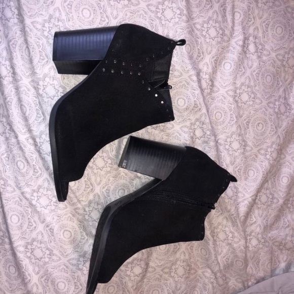 Women’s heals - Picture 1 of 3